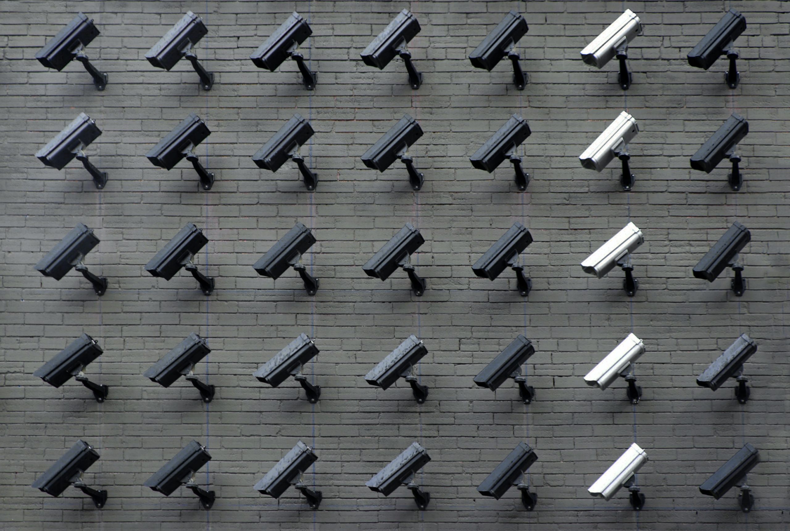 |Image: surveillance cameras on the street.